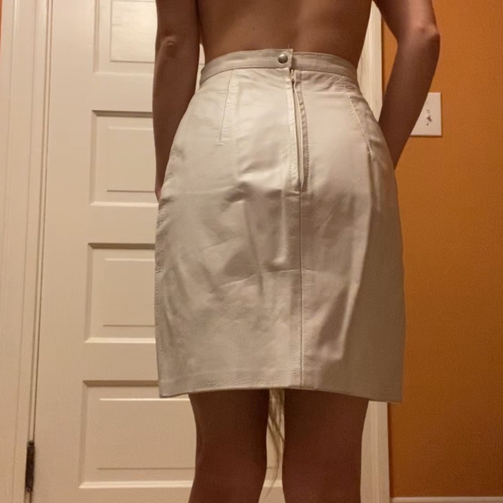 White leather mini skirt vintage 80’s high waist